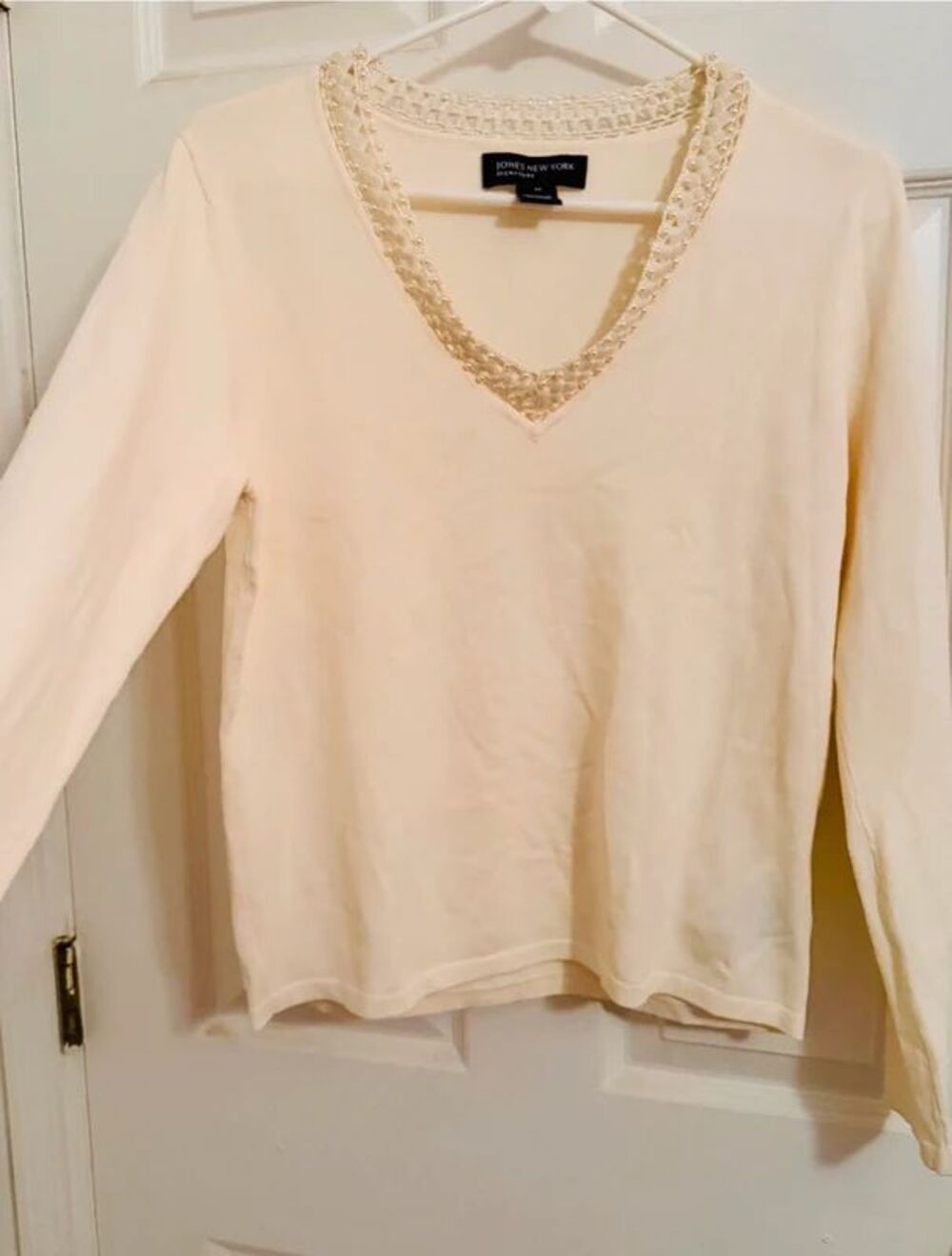 Jones New York Cream Sequin Bead Trimmed Sweater Size Medium